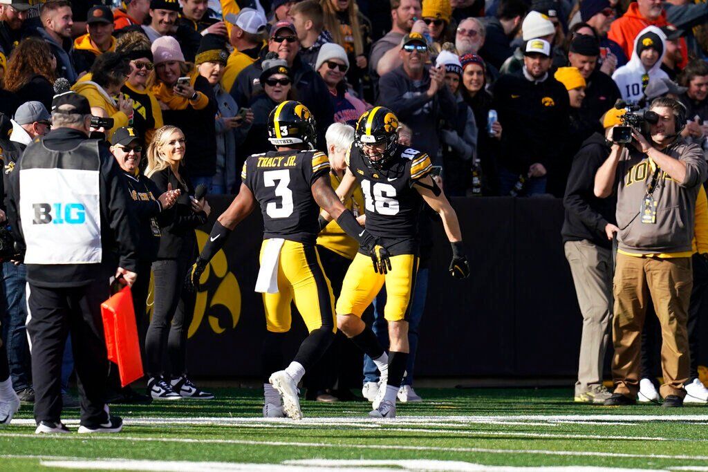 Illinois Iowa Football